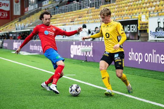 Helsingborgs Mikkel Diskerud och Elfsborgs Jeppe Møldrup