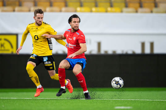Elfsborgs Rasmus Alm och Helsingborgs Erik Figueroa