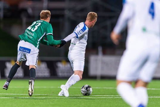 Brages Oscar Lundin håller fast Akropolis Nicklas Maripuu