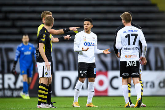 Örebros Romain Gall tilldelas en varning