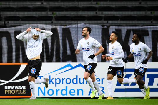 Örebros Deniz Hümmet, Agon Mehmeti , Jack Lahne och Kevin
