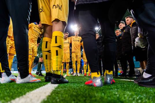 Morten Konradsen, Ola Solbakken and players and staff of