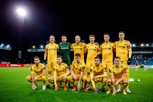 Bodø/Glimt’s starting eleven pose for a team photo