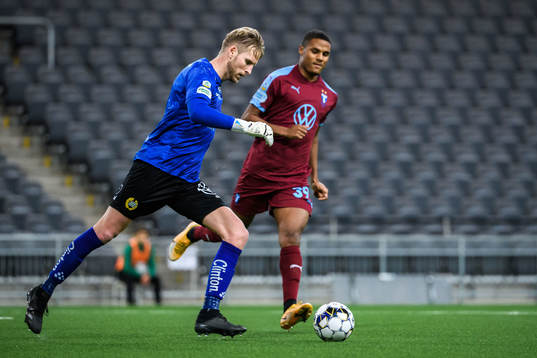 Hammarbys målvakt David Ousted och Malmö FFs Amin Sarr
