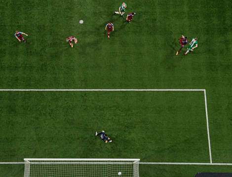 Hammarbys Aron Johannsson gör 1-1 bakom Malmö FFs