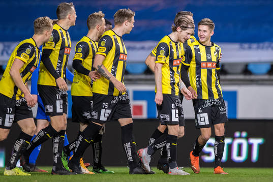 Häckens spelare jublar