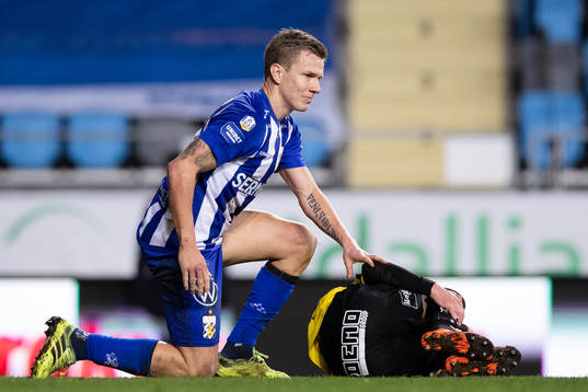 IFK Göteborg Pontus Wernbloom och Häckens Leo Bengtsson