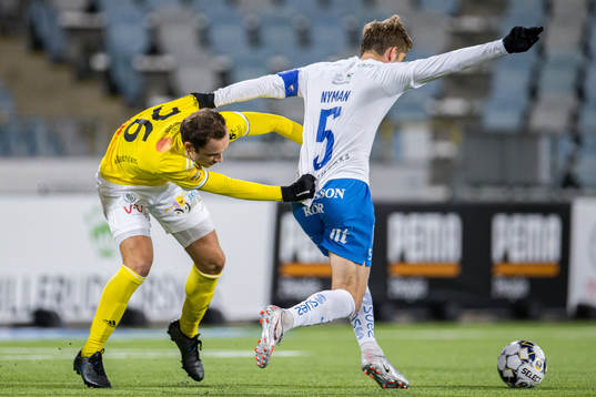 Falkenbergs Grégoire Amiot håller fast IFK Norrköpings