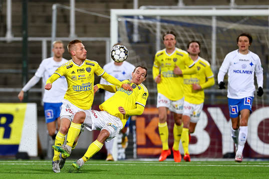 Falkenbergsspelare kolliderar