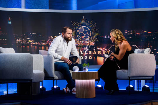 Pontus Frostvik, Manager i eFotboll, och programledare