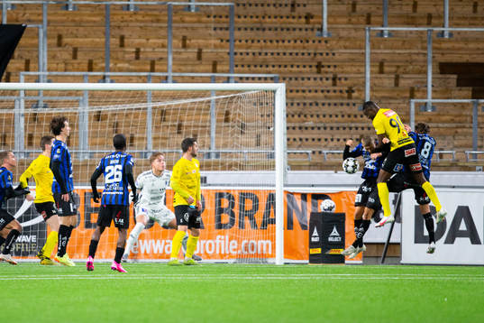 Sirius Simon Gefvert och Tim Björkström i situation med