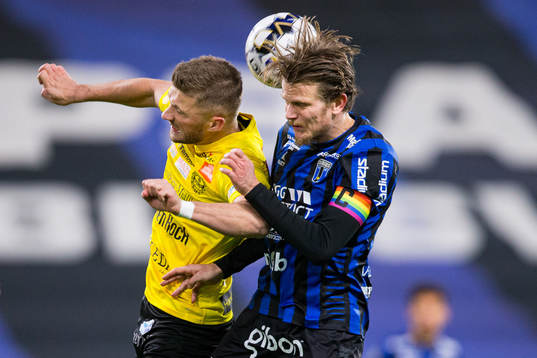 Mjällbys Erik Pärsson och Sirius Tim Björkström