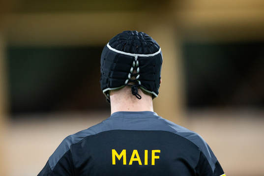 Mjällbys målvakt Noel Törnqvist med målvaktshjälm på