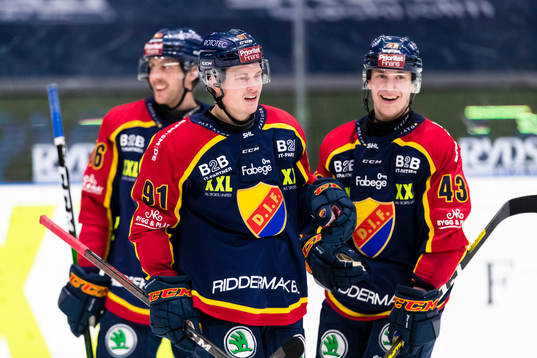 Djurgårdens Linus Andersson gör 3-0 och jublar med