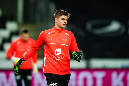 Hermann Ræstad of Brann warms up
