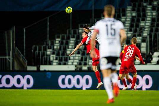 Vegard Valgermo Forren of Brann and Dino Islamovic of