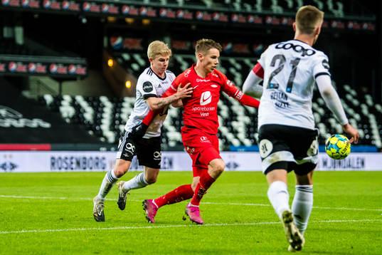 Edvard Sandvik Tagseth of Rosenborg and Robert Thomas
