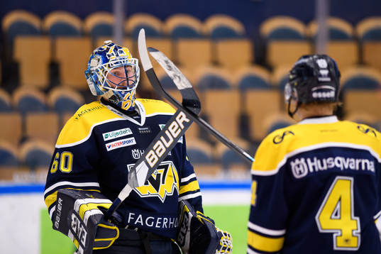 s målvakt Hugo Alnefelt jublar