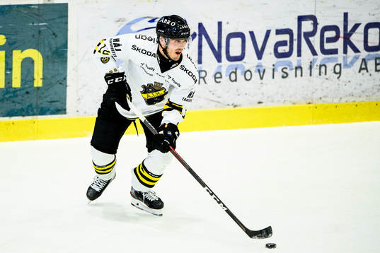 s Max Lindholm