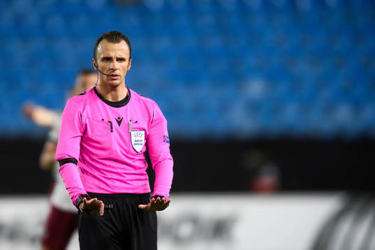 Referee Irfan Peljto