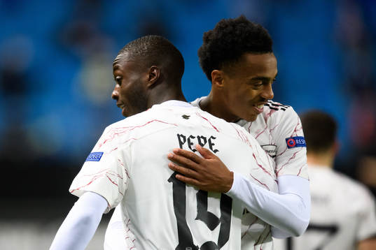 Nicolas Pépé of Arsenal celebrates the 0-1 goal
