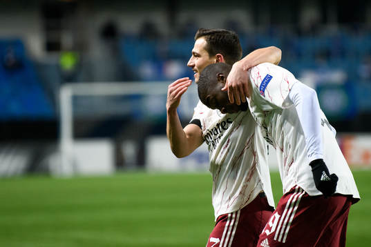 Cédric and Nicolas Pépé of Arsenal celebrates the 0-1