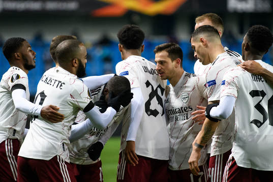 Nicolas Pépé of Arsenal celebrates the 0-1 goal
