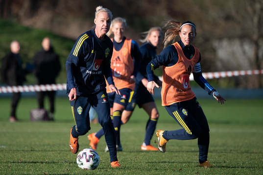 Caroline Seger och Kosovare Asllani