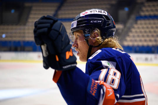 Växjös Marcus Sylvegård jublar