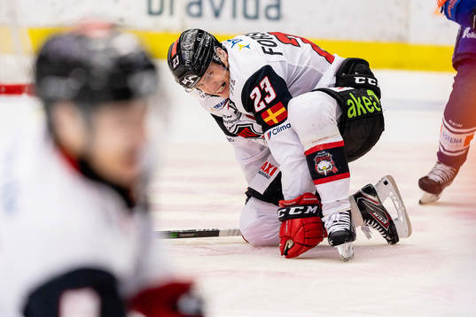 Malmö Redhawks Christoffer Forsberg grinar illa
