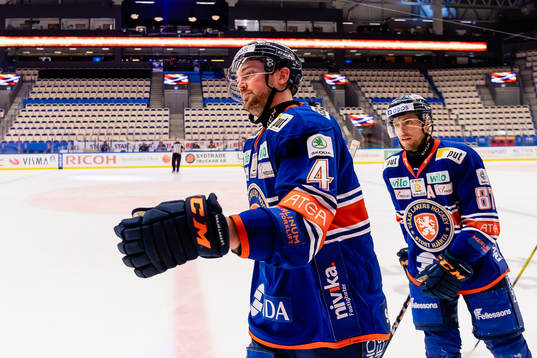 Växjös Tim Erixon jublar