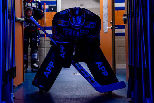 Växjös målvakt Viktor Fasth före ishockeymatchen i SHL