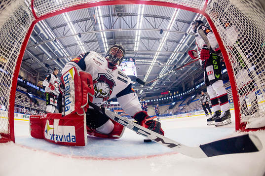 Malmö Redhawks målvakt Oscar Alsenfelt deppar