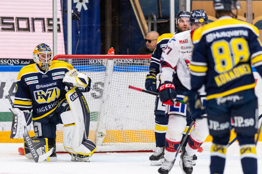 s målvakt Jonas Gunnarsson deppar