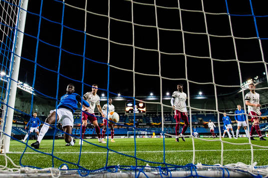 Sheriff Sinyan of Molde misses a chance to score
