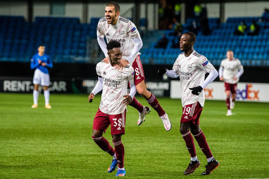 Folarin Balogun of Arsenal celebrates