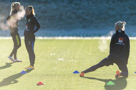 Caroline Seger och Kosovare Asllani
