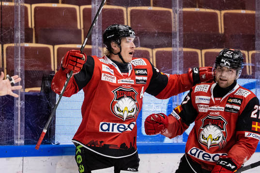Malmö Redhawks Emil Sylvegård (v) jublar