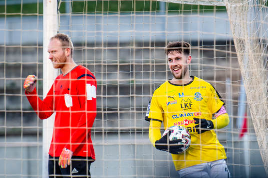 Lunds Oliver Stojanovic Fredin jublar framför Lindomes
