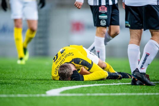 Lunds Filip Bohman grinar illa
