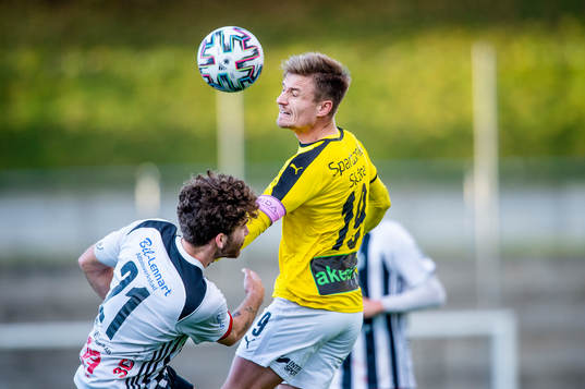 Luftduell mellan Lunds Jesper Rindmo och Lindomes Hannes