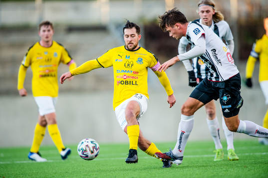Lunds Gustav Hillstedt med bollen