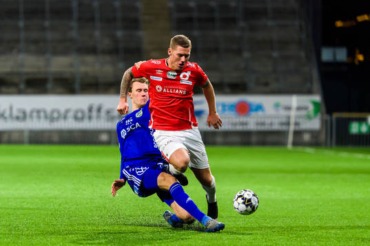 Sundsvalls Niklas Dahlström och Degerfors Victor Edvardsen