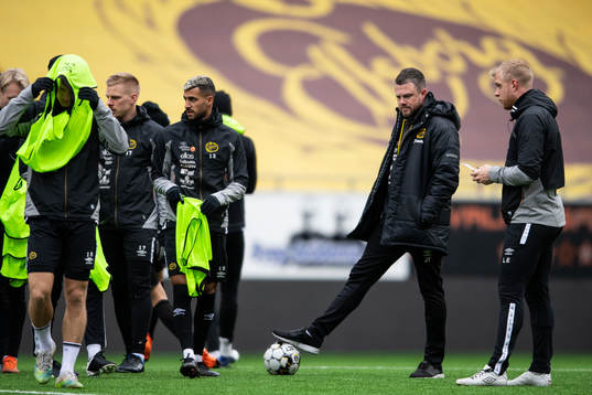 manager Jimmy Thelin och målvaktstränare Linus Eriksson