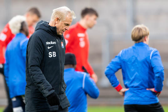 Örgrytes tränare Sören Börjesson före fotbollsmatchen