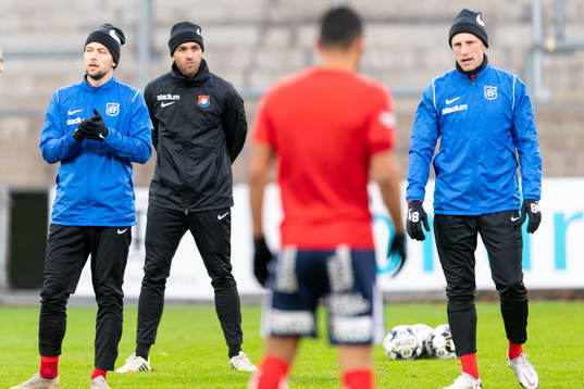 Örgrytes assisterande tränare Johan Elmander före