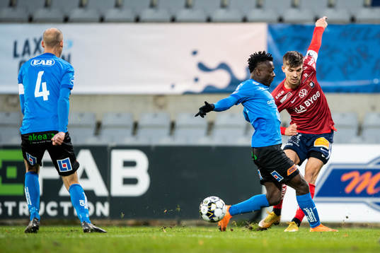 Halmstads Thomas Boakye och Örgrytes Daniel Paulsson