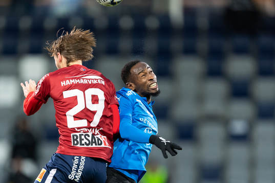 Örgrytes Danny Ervik och Halmstads Sadat Karim