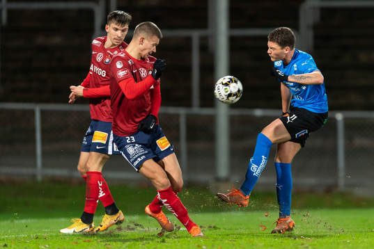 Örgrytes Arvid Brorsson och Halmstads Samuel Kroon