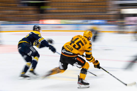 s Jesper Kokkonen och Skellefteås Oscar Möller